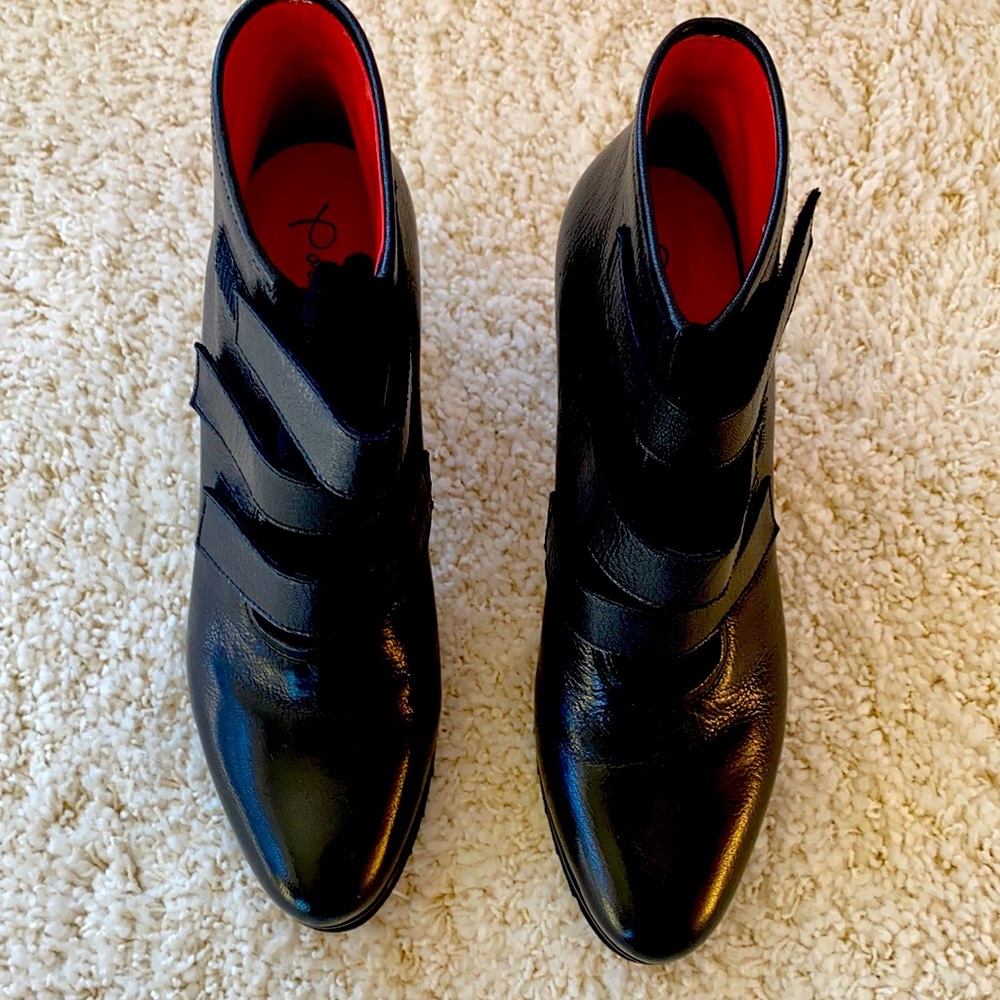 Pas de rouge boots